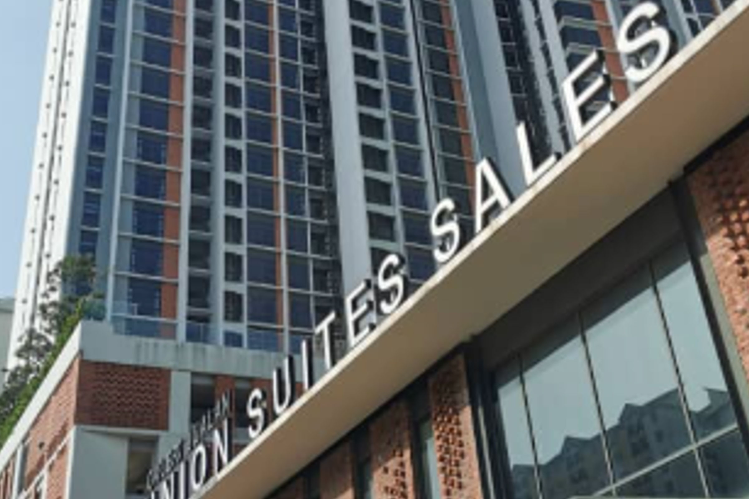 Union suites condominium